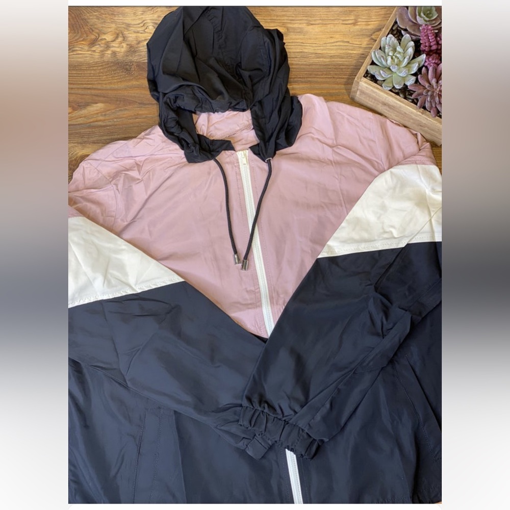 Curve Market - Color Block Windbreaker 2X